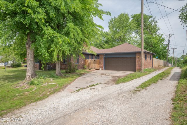 705 N Moffet Avenue, Joplin, MO 64801