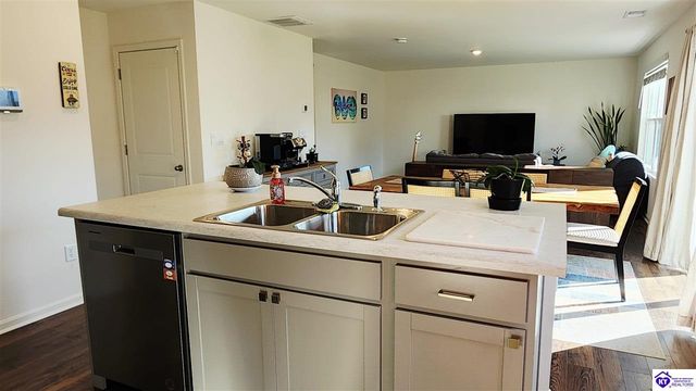 101 Clevis Ct, Elizabethtown, KY 42701