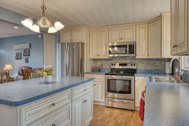 30 Elgin Drive, Tolland, CT 06084