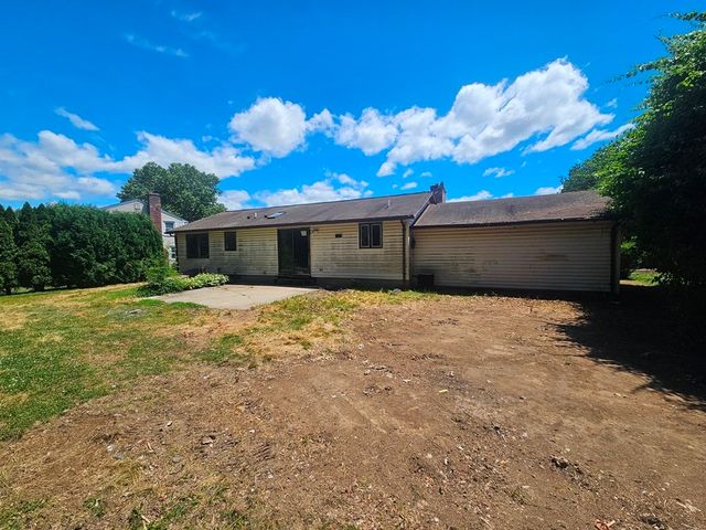 15 Magnolia Ter, South Hadley, MA 01075