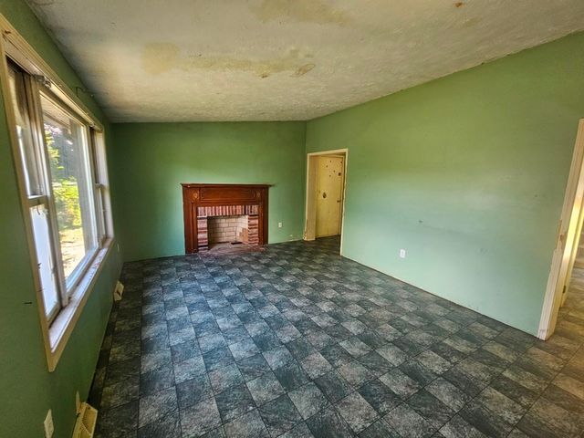 15 Magnolia Ter, South Hadley, MA 01075
