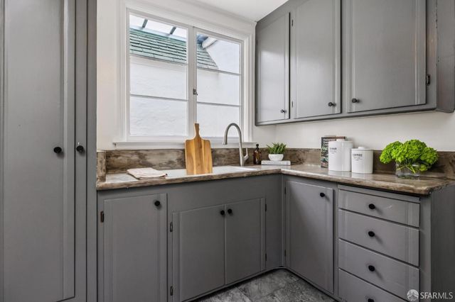 1890 27th Avenue, San Francisco, CA 94122