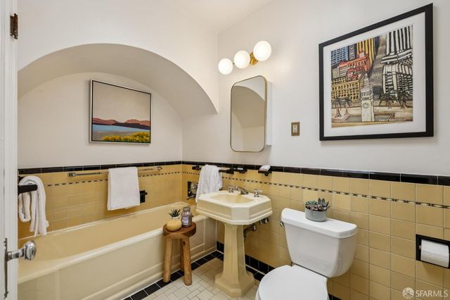 1890 27th Avenue, San Francisco, CA 94122