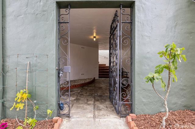 1890 27th Avenue, San Francisco, CA 94122