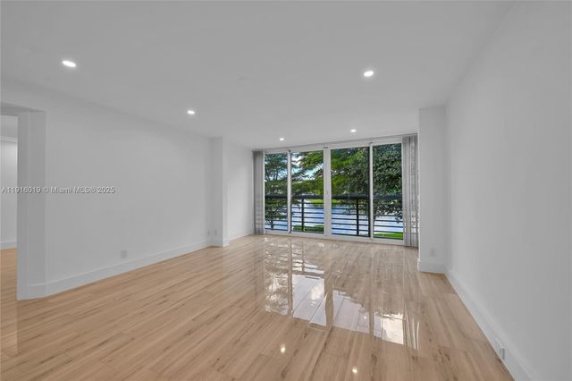 1703 Andros Isle G2, Coconut Creek, FL 33066