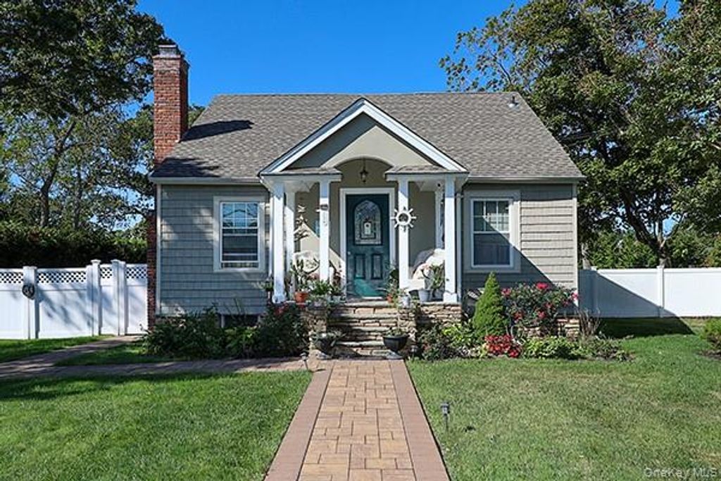 230 Kensington Avenue, Bayport, NY 11705