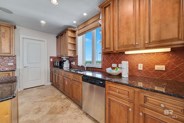 1940 W Beach Boulevard PH18, Gulf Shores, AL 36542