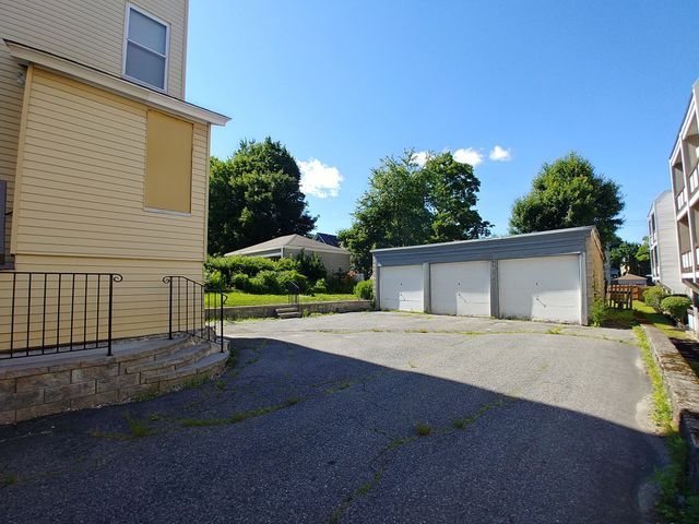 29 Halmstad St 1, Worcester, MA 01607