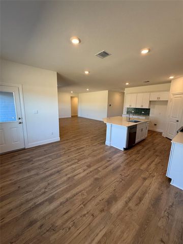 215 Great Northern DR, Cedar Creek, TX 78612