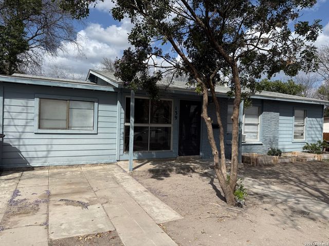 139 Trudell, San Antonio, TX 78213