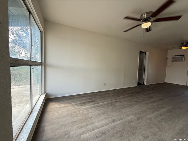 139 Trudell, San Antonio, TX 78213