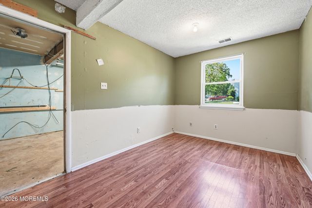 201 Pacific Avenue, Barnegat, NJ 08005