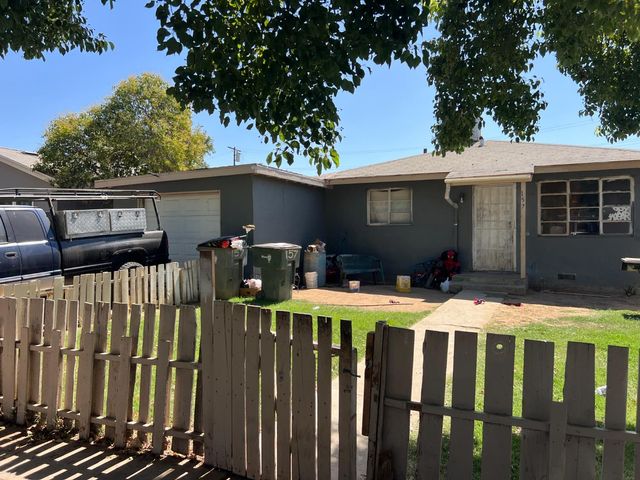 157 W Myers Avenue, Fresno, CA 93706