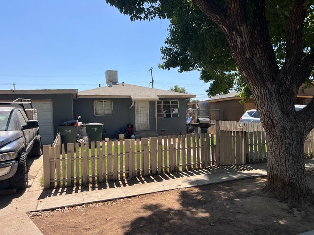 157 W Myers Avenue, Fresno, CA 93706