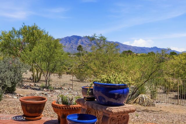 5140 N Amapola Place, Tucson, AZ 85745