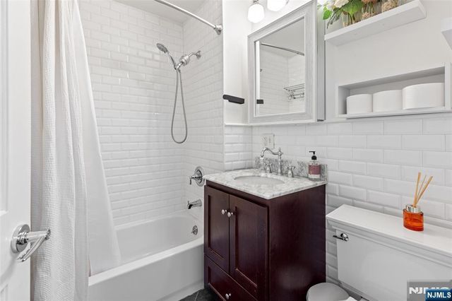 91 Coles Street 1, Jersey City, NJ 07302