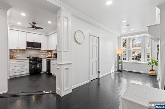 91 Coles Street 1, Jersey City, NJ 07302