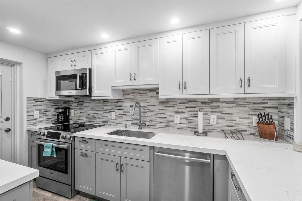 4502 N FEDERAL Highway 167H, Lighthouse Point, FL 33064