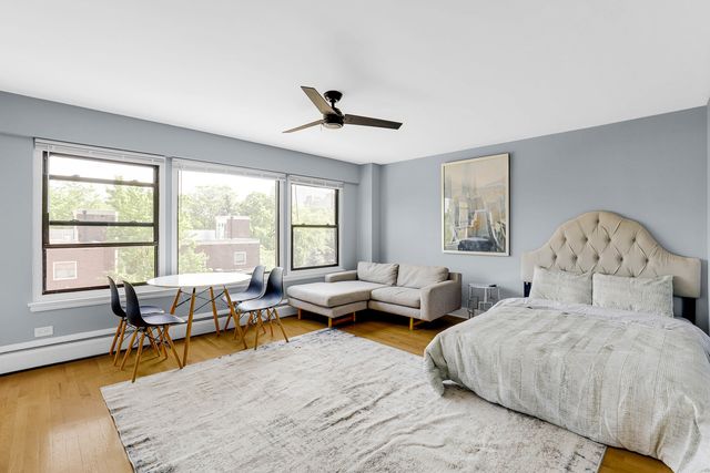 4880 N Marine Drive 404, Chicago, IL 60640