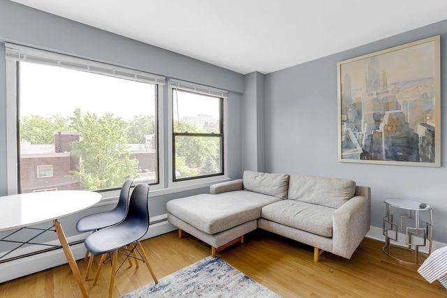 4880 N Marine Drive 404, Chicago, IL 60640