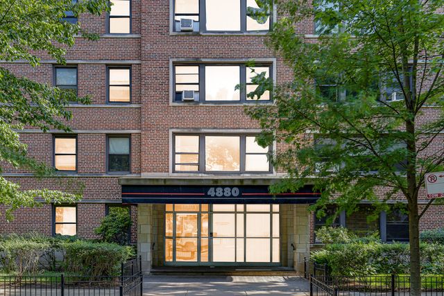 4880 N Marine Drive 404, Chicago, IL 60640