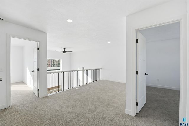 5937 S Whisper Creek Pl Place, Sioux Falls, SD 57108