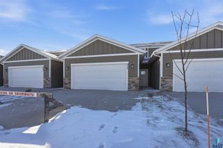 5937 S Whisper Creek Pl Place, Sioux Falls, SD 57108