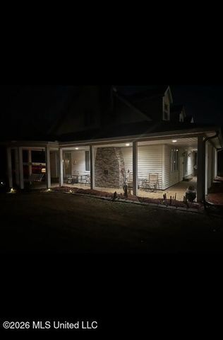 1225 N Five Oaks Drive, Southaven, MS 38671