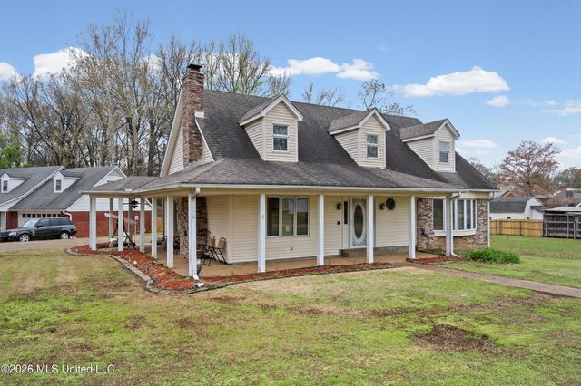 1225 N Five Oaks Drive, Southaven, MS 38671