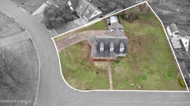 1225 N Five Oaks Drive, Southaven, MS 38671