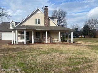 1225 N Five Oaks Drive, Southaven, MS 38671