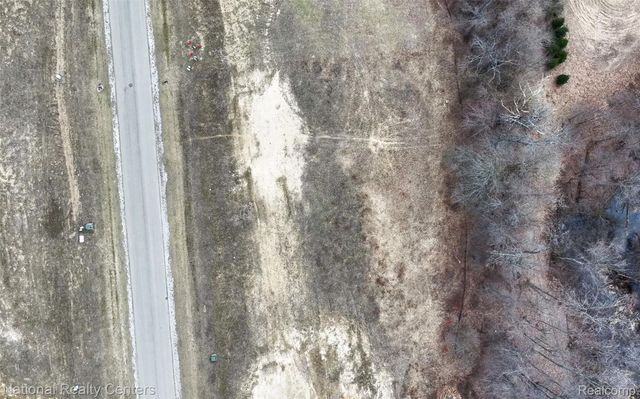 1637 Vista Drive, Oakland Charter Township, MI 48363