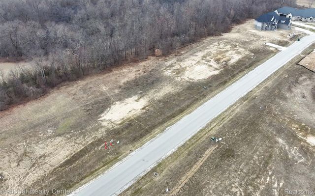 1637 Vista Drive, Oakland Charter Township, MI 48363