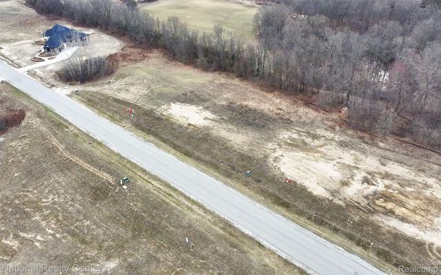 1637 Vista Drive, Oakland Charter Township, MI 48363