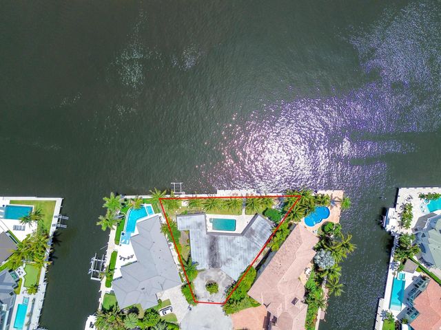976 Banyan Drive, Delray Beach, FL 33483