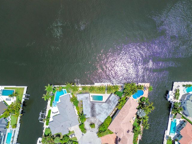 976 Banyan Drive, Delray Beach, FL 33483