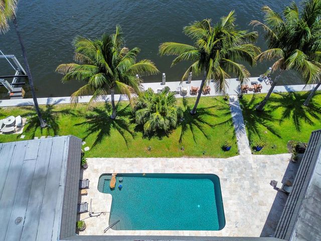 976 Banyan Drive, Delray Beach, FL 33483