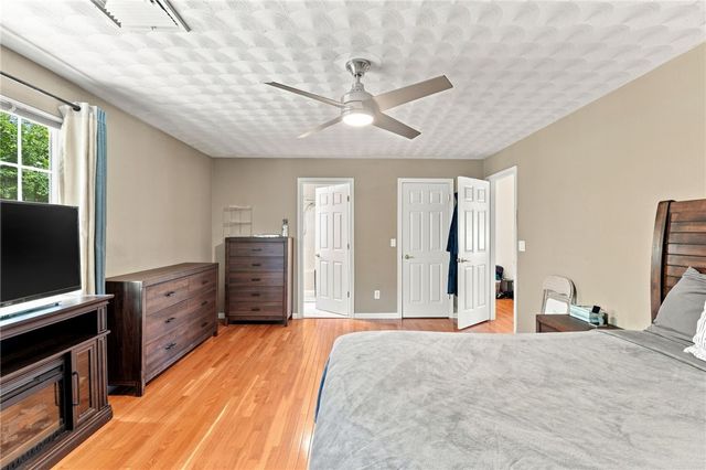 19 Gilcrest Drive, West Warwick, RI 02893