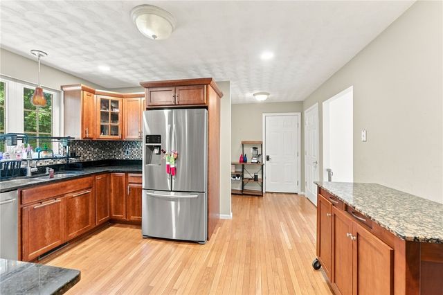 19 Gilcrest Drive, West Warwick, RI 02893