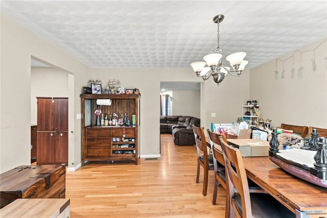 19 Gilcrest Drive, West Warwick, RI 02893