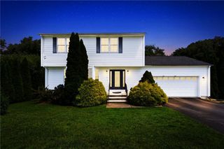 19 Gilcrest Drive, West Warwick, RI 02893