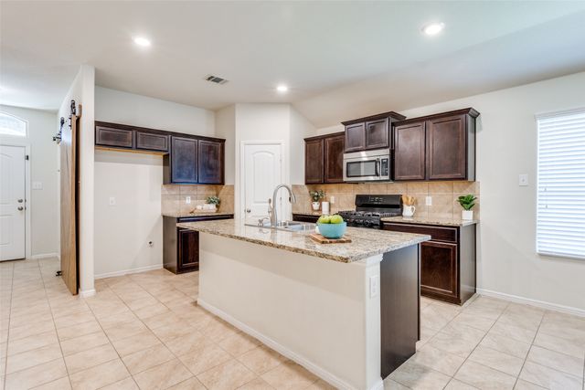 8424 Muddy Creek Drive, Fort Worth, TX 76131