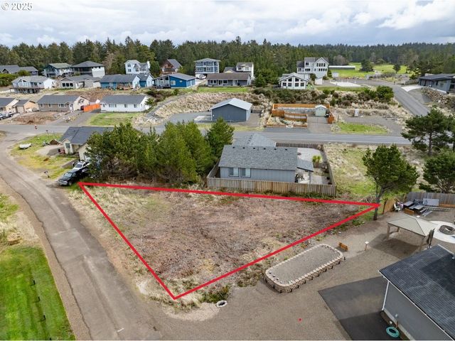 31802 H Pl, Ocean Park, WA 98640