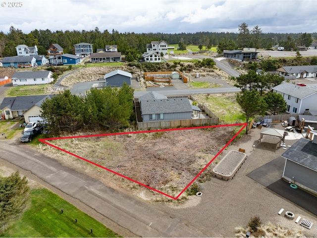 31802 H Pl, Ocean Park, WA 98640