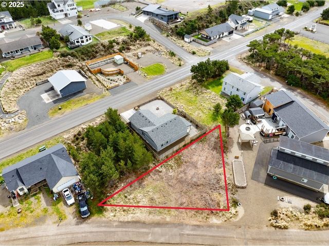 31802 H Pl, Ocean Park, WA 98640