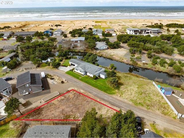 31802 H Pl, Ocean Park, WA 98640