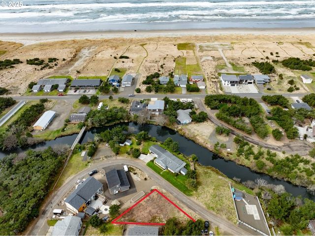 31802 H Pl, Ocean Park, WA 98640