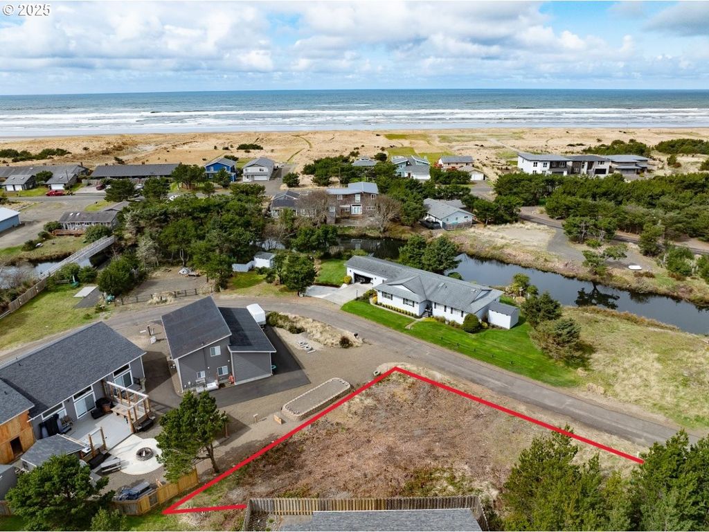 31802 H Pl, Ocean Park, WA 98640