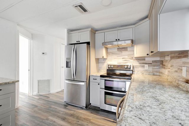 4072 74th Street N 395, West Palm Beach, FL 33404