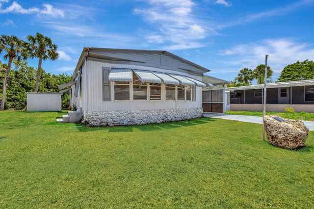 4072 74th Street N 395, West Palm Beach, FL 33404